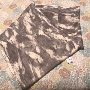 Michael Kors Infinity Scarf ❤️❤️ grey/white color